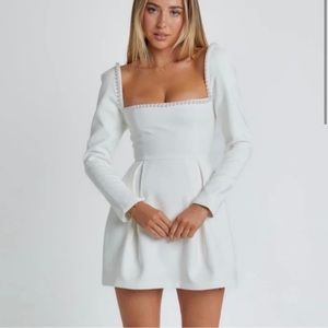 ODD MUSE THE ULTIMATE MUSE PEARL DRESS- white